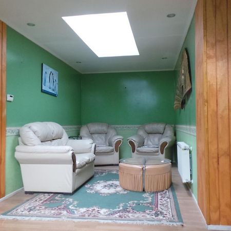 Hostal South Wind I Puerto Natales Exterior foto